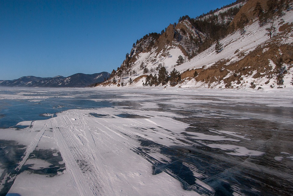 Ледовый переход через Байкал
