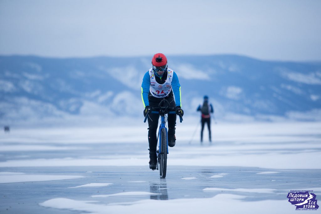 Экстремальная гонка «Ледовый шторм» проходит на Байкале